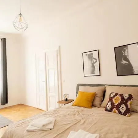 Luxury Residence Apartments In Vaclavske Namesti Prague Exterior photo